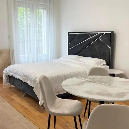 Appartamento Mymodernlittleparis - Haussmann Renovated With Private Balconies And Elevator - Rivoli Chatelet Les Halles Parigi